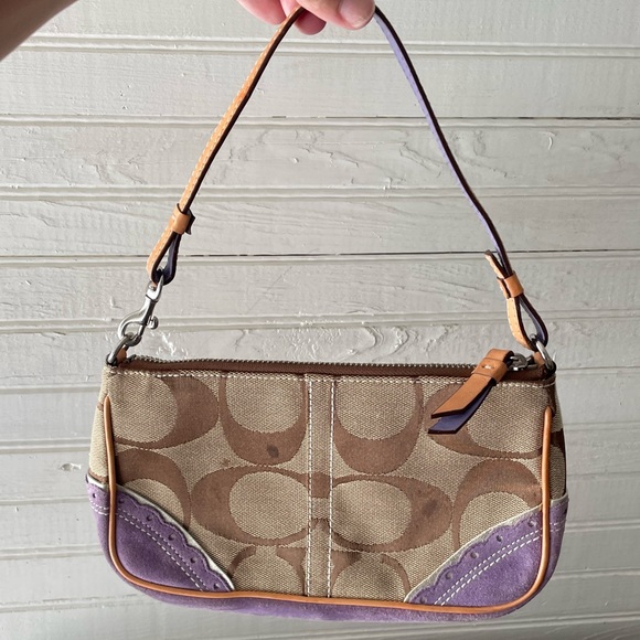 Vintage Mini Rare Coach with Fish - Picture 2 of 6